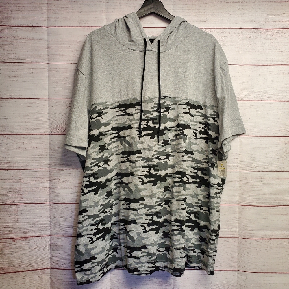 Big Boy/Teen Revolution Grey Camo Hooded T-Shirt NWT